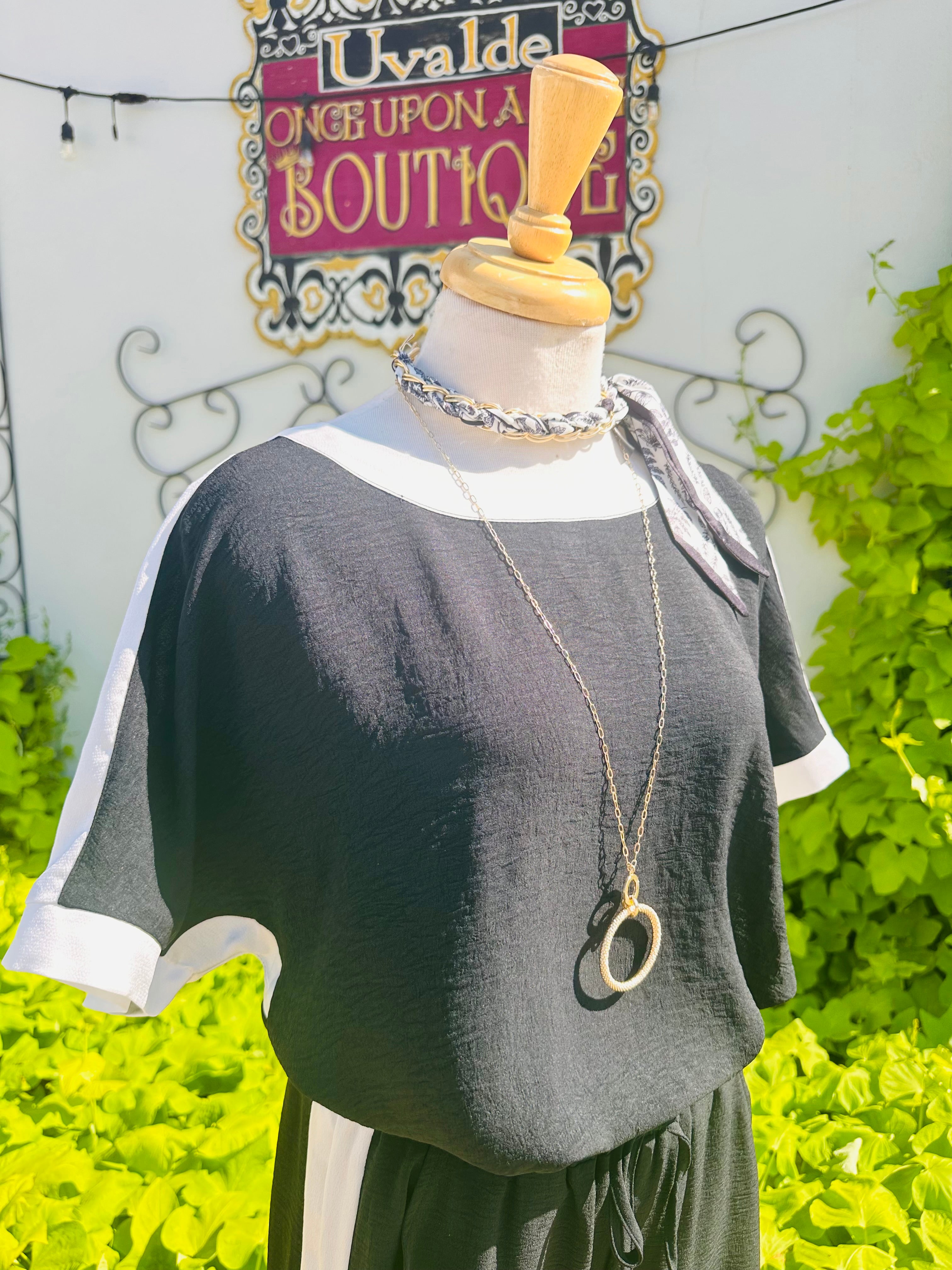 Leelu Black Top
