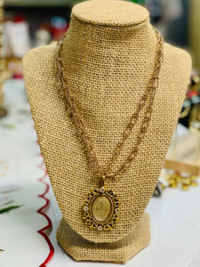 Twisted Small Oval Chain Necklace