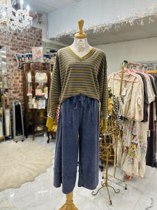 Weekend Olive Top