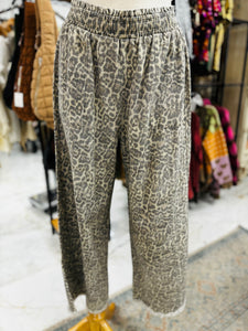 Lesla Leopard Pants