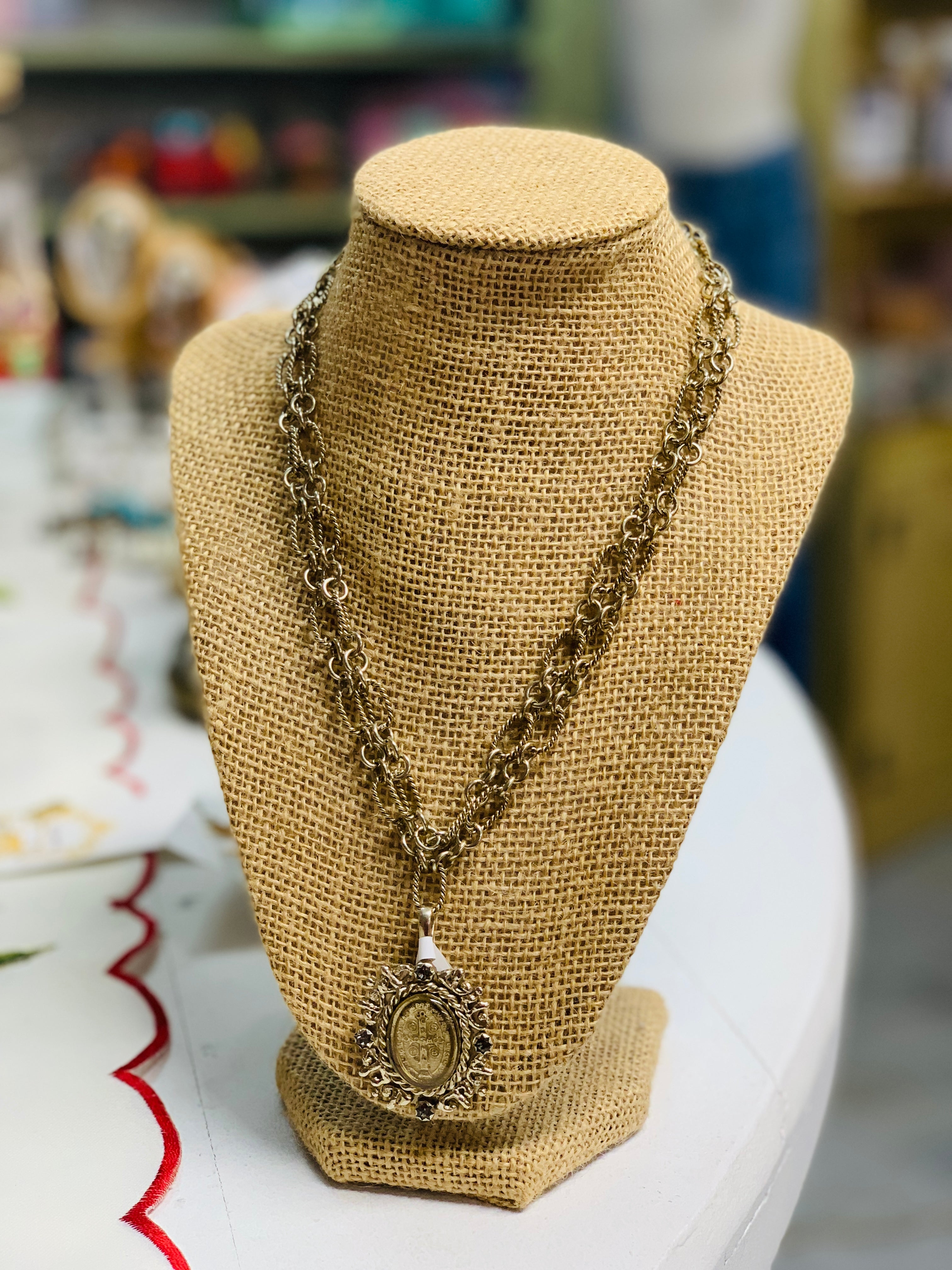 Twisted Small Oval Chain Necklace