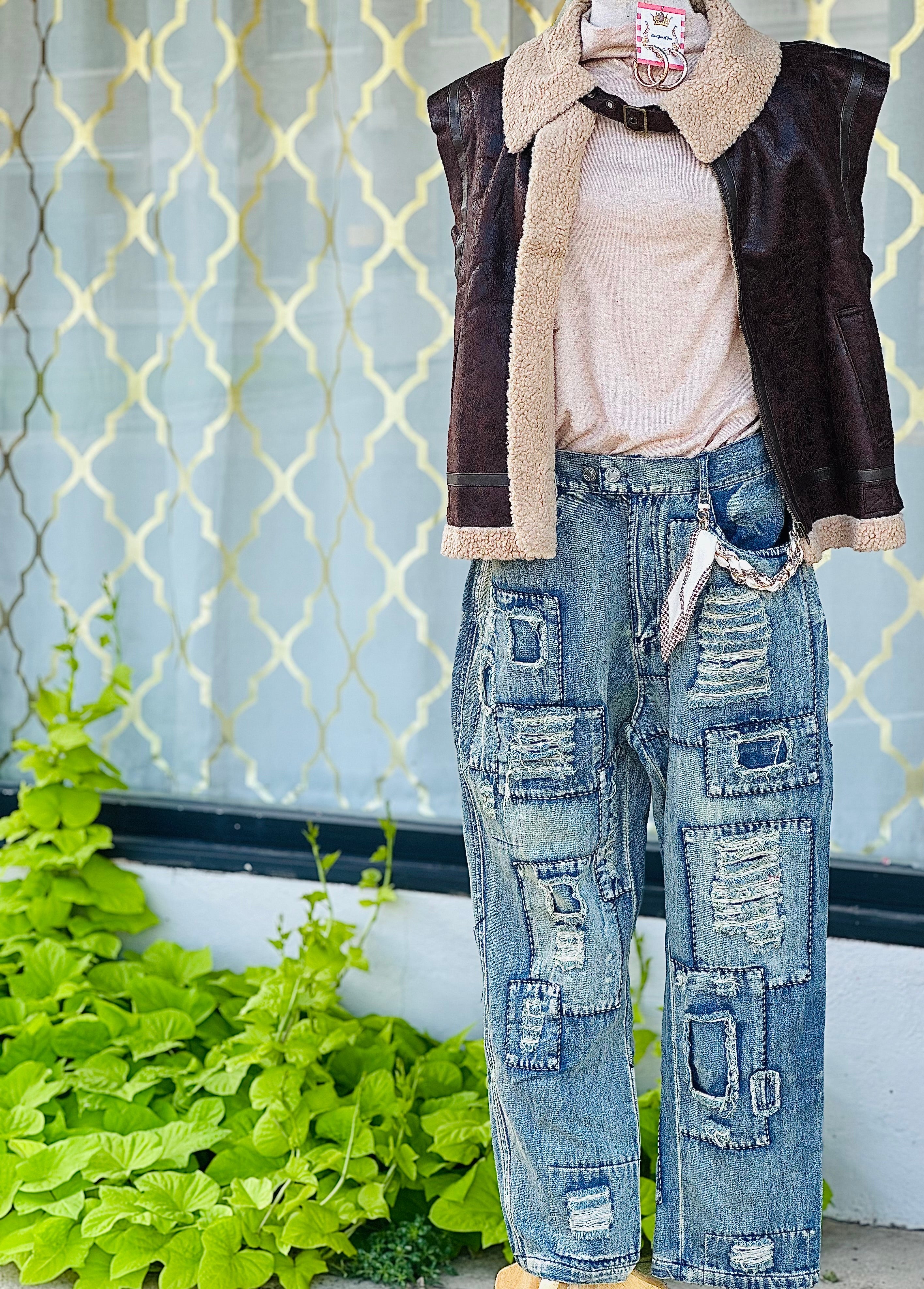 Kat Capri Distressed Jeans