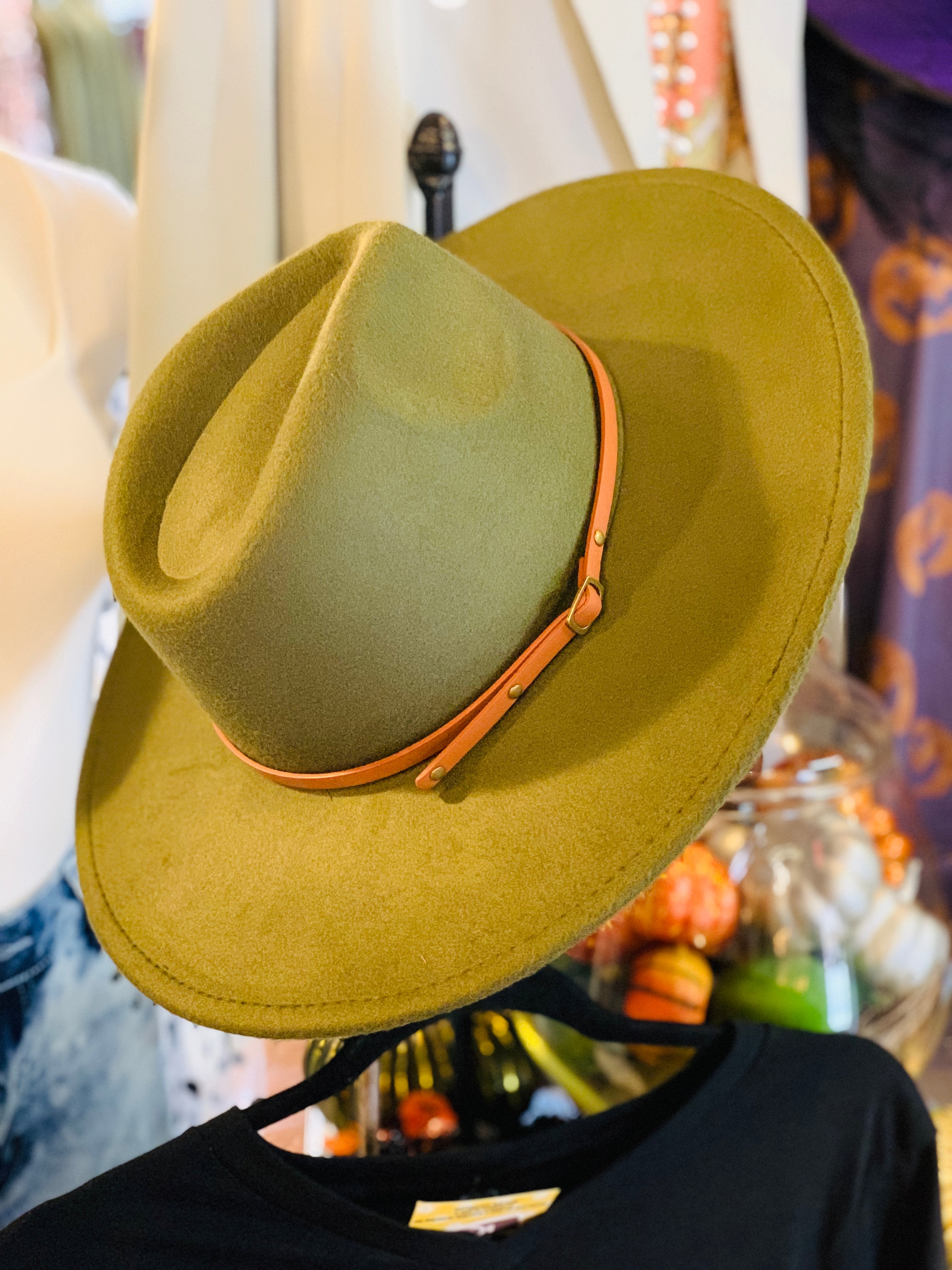 Western hat w/belt olive