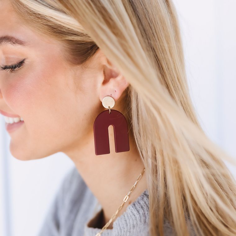 Everly Arch U-Shape Earrings